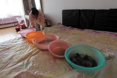 龙里楼上漏水，住户失联，小区没物管，业主维权难！律师来支招……
